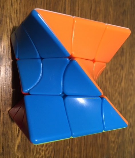 5 ideias de títulos:
1. Desvendando o Cubo Mágico: Guia Completo do Método de Camadas
2. Cubo Mágico para Iniciantes: Domine a Notação e os Primeiros Passos
3. Algoritmos Essenciais para Resolver o Cubo Mágico 3x3 Rapidamente
4. Erros Comuns ao Resolver o Cubo Mágico e Como Evitá-los
5. Acelere seu Tempo: Dicas Avançadas no Método de Camadas do Cubo Mágico