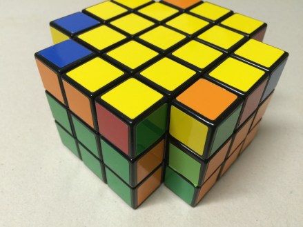 5 ideias de títulos:
1. Desvendando a Paridade OLL no Cubo 4x4: Guia Completo com Algoritmos
2. Paridade PLL no Cubo 4x4: Soluções Passo a Passo para Troca de Meios
3. Entendendo e Resolvendo as Paridades do Cubo Mágico 4x4
4. Guia Definitivo: Algoritmos Essenciais para Paridades OLL e PLL no 4x4
5. Cubo 4x4: Domine as Paridades e Acelere Sua Resolução