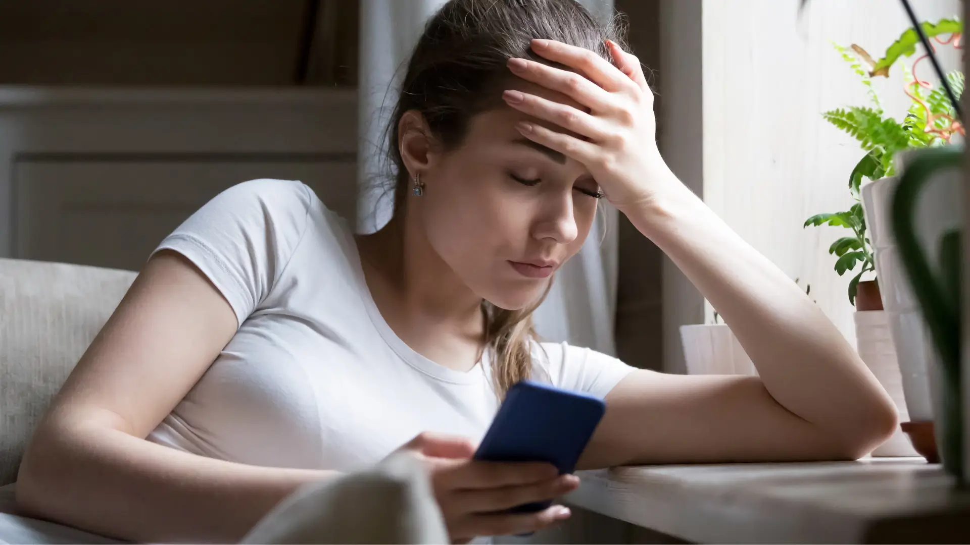 Sinais de que a bateria do seu celular está estufada e o que fazer