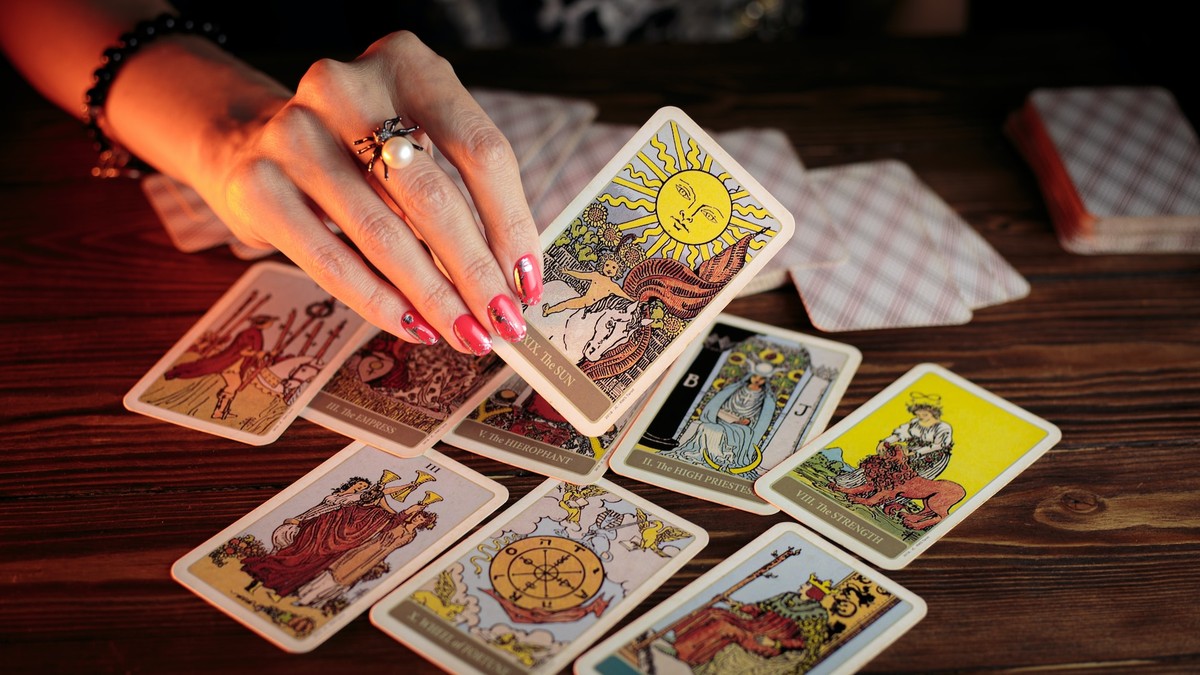 Como usar o ChatGPT para uma leitura de Tarot precisa