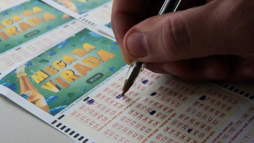 5 ideias de títulos:
1. Mega-Sena Concurso 2997: Números Sorteados e Prêmio Acumulado
2. Como Jogar na Mega-Sena: Guia Completo para o Próximo Sorteio
3. Entenda as Chances de Ganhar na Mega-Sena: Estatísticas e Dicas
4. Mega-Sena: O Que Fazer se Ganhar o Prêmio de R$ 60 Milhões?
5. História da Mega-Sena: Os Maiores Prêmios e Curiosidades