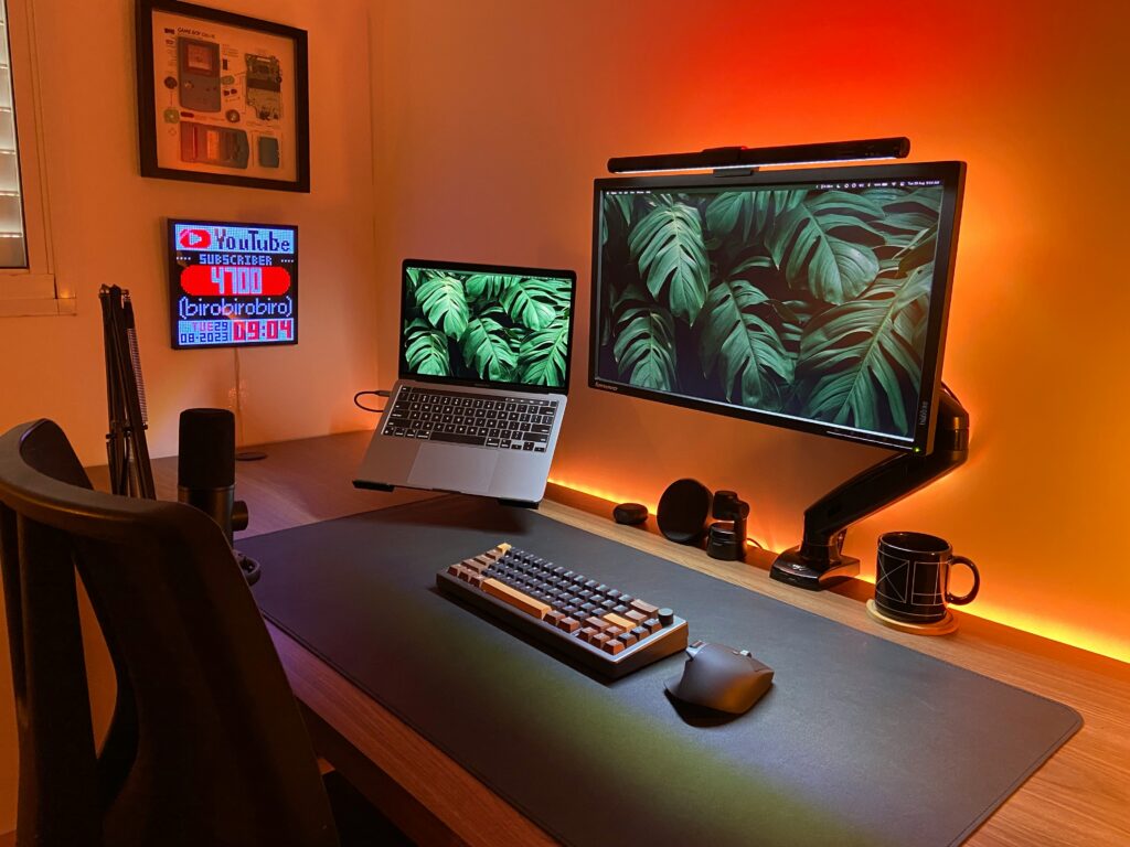 5 ideias de títulos:
1. O Futuro do Setup de PC: Ergonomia Dinâmica em 2026
2. Guia Completo: Montando seu Setup Ergonômico para 2026
3. Cadeiras Inteligentes e Mesas Ajustáveis: As Novidades em Ergonomia para 2026
4. Como Evitar Dores e Aumentar a Produtividade com um Setup Ergonômico
5. Check-list Essencial: Configurando a Postura Correta para seu PC