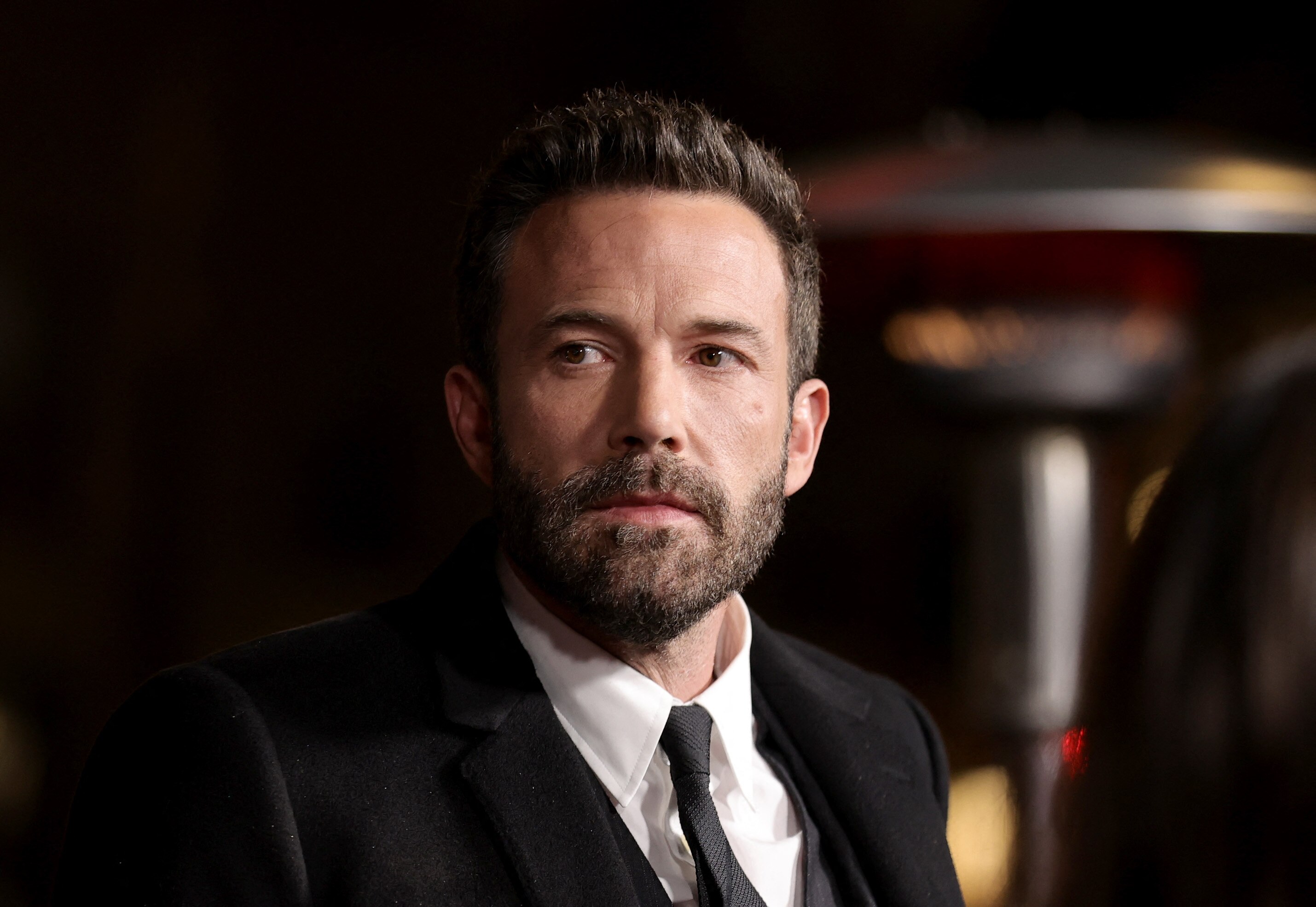 5 ideias de títulos:
1. A Ascensão de Ben Affleck: De Ator Premiado a Diretor Visionário
2. Desvendando a Filmografia de Ben Affleck: De Blockbusters a Joias Independentes
3. Ben Affleck nos Bastidores: A Arte de Dirigir e Atuar
4. O Legado de Ben Affleck: Filmes que Definiram Gerações
5. Ben Affleck: Uma Análise Profunda de Sua Carreira Multifacetada