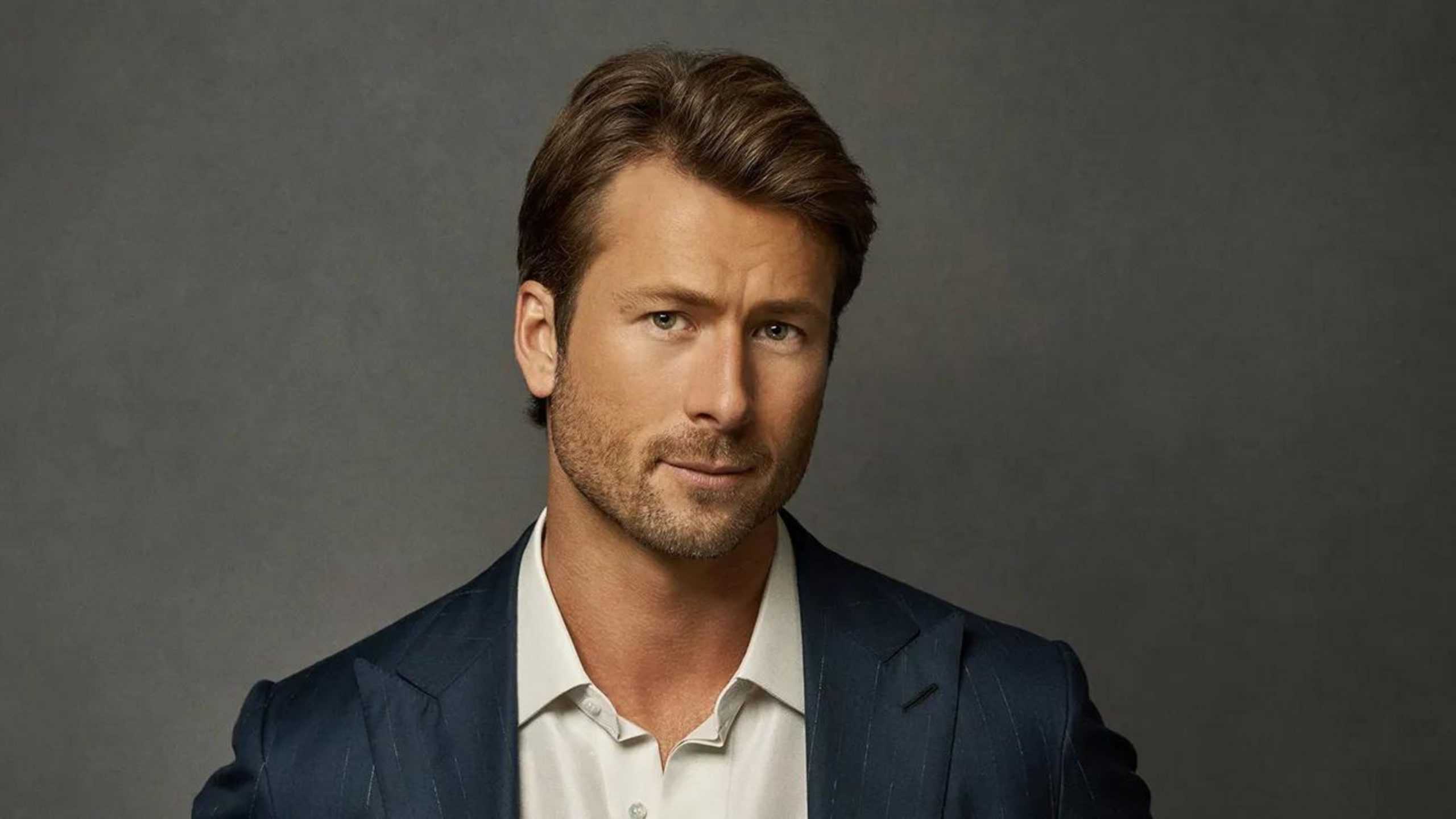 Análise da carreira de Glen Powell: Do drama à comédia romântica