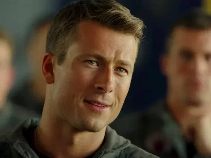 O futuro de Glen Powell em Hollywood: Projetos e expectativas