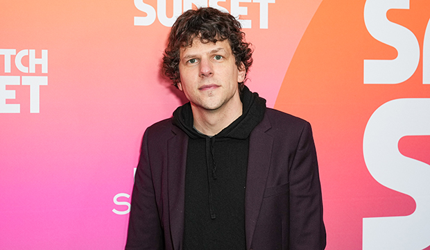 Jesse Eisenberg: De Mark Zuckerberg a Diretor Visionário