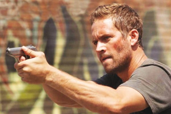 Paul Walker e Jessica Alba em 'Mergulho Radical'