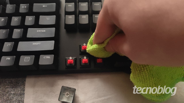 limpar teclado mecânico