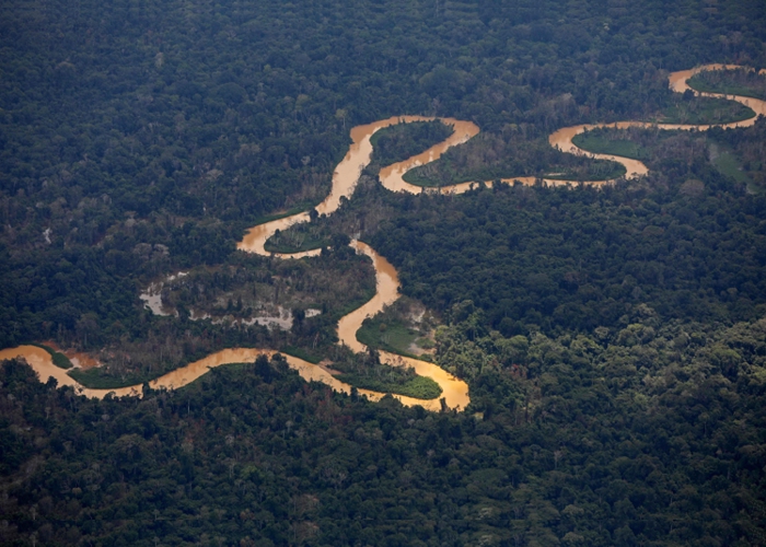 Volume e Bacia Hidrográfica
3. Amazonas vs. Nilo: A Disputa Pelo Título de Maior Rio do Mundo
4. A Jornada do Rio Amazonas: Da Nascente à Foz
5. O Poder Hídrico do Amazonas: 20% da Água Doce do Planeta
