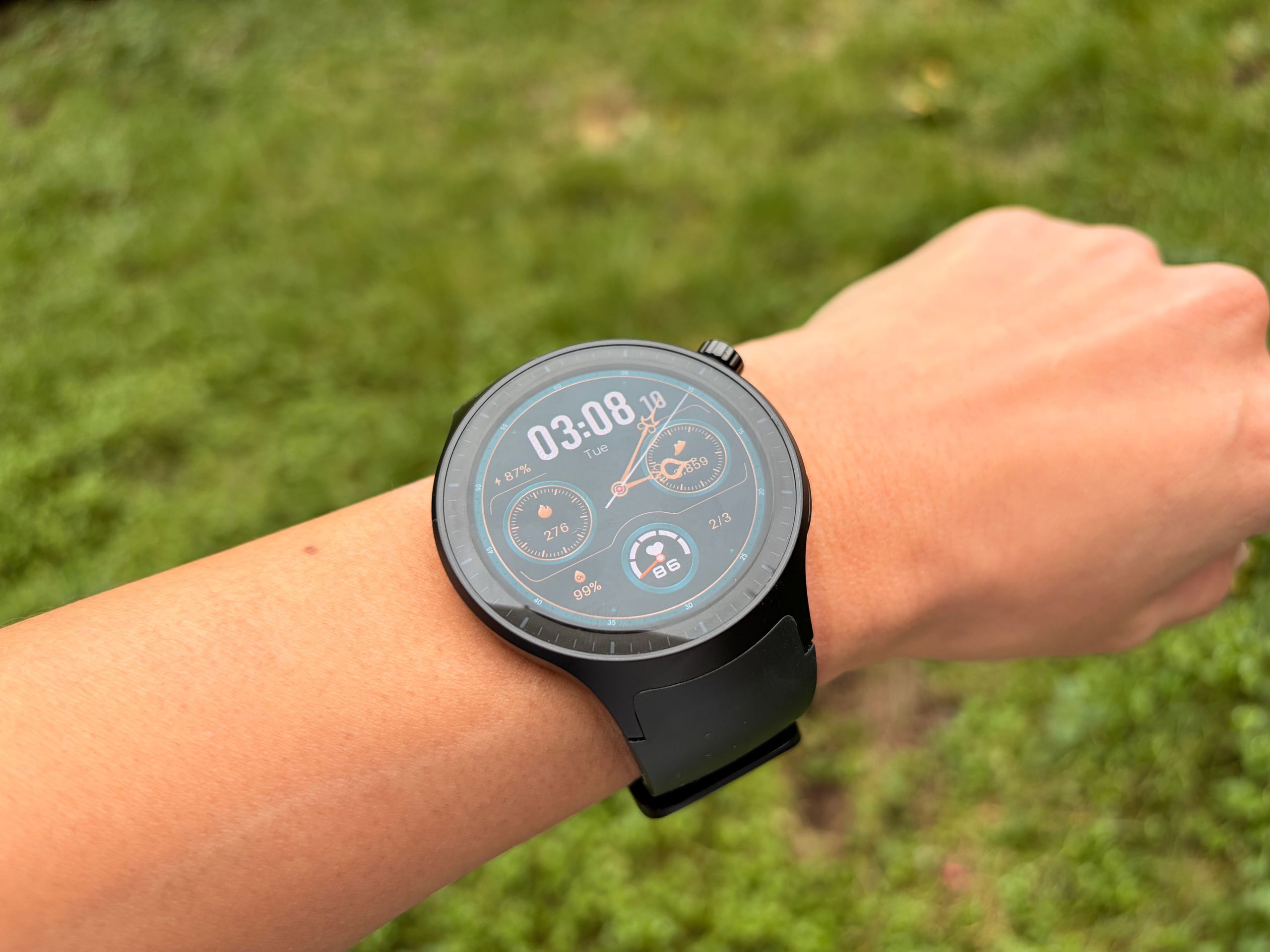 Moto Watch 70 vs Amazfit Bip U: qual o melhor custo-benefício?