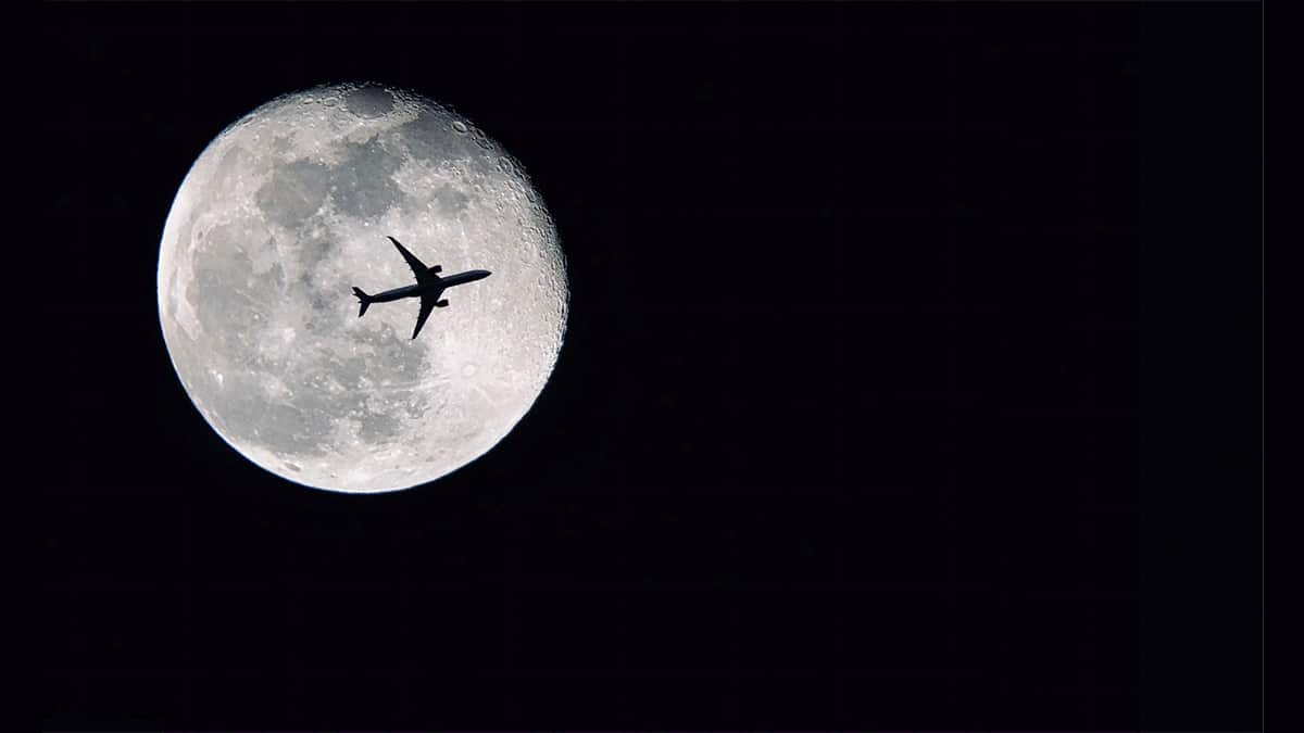 Por Que Vemos Sempre a Mesma Face da Lua?