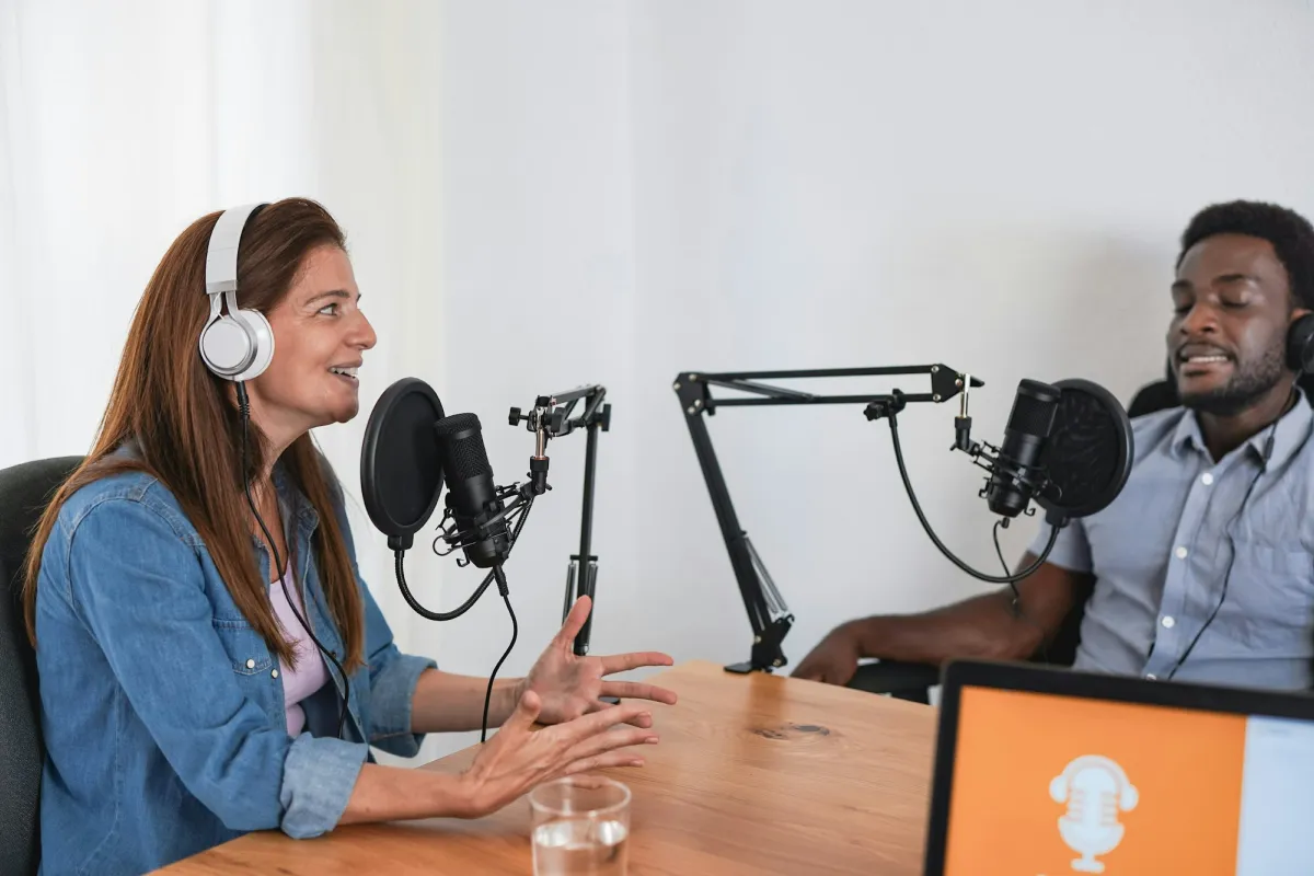 melhores podcasts para iniciantes 2024