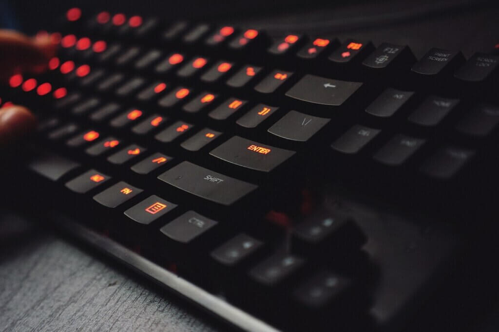 Redragon Lakshmi vs. Machenike K500: Qual o Melhor Teclado 60%?