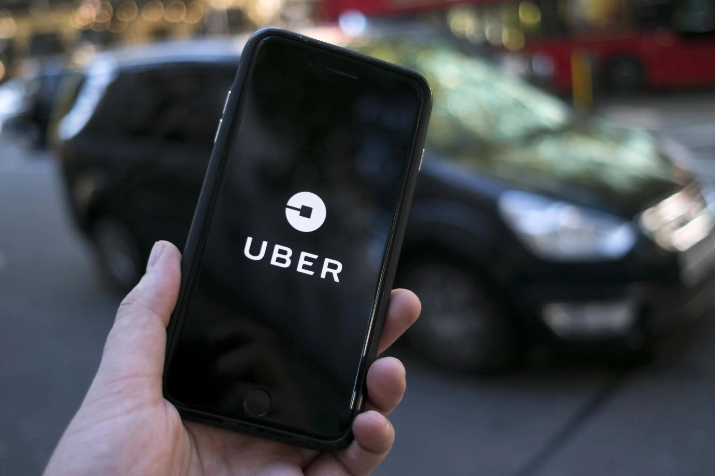 Uber: Diferenças entre o 0800 de emergência e outros canais