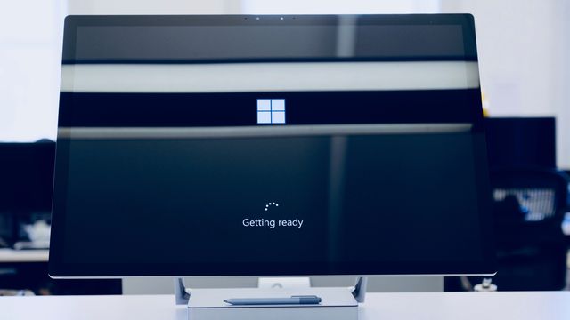 Instalando Windows 11 em PCs sem TPM 2.0: riscos e alternativas